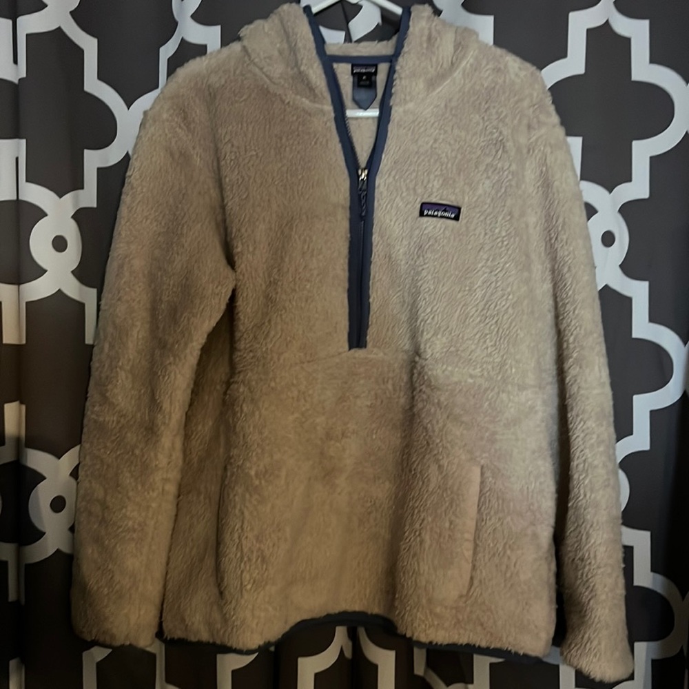 Fuzzy Patagonia Half zip hoodie